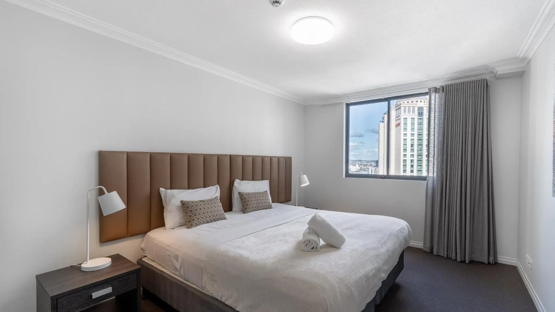 1Bed 1Bath With Story Bridge And River Views, Parking, And Private Balcony - 2107 Brisbane