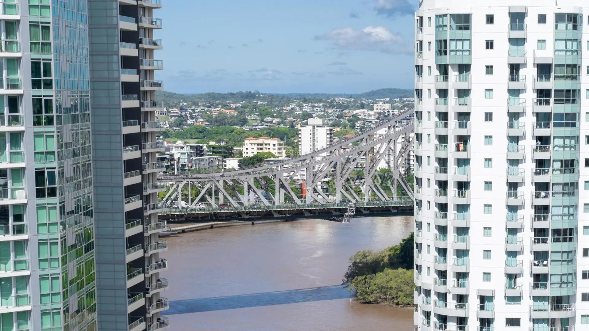 1Bed 1Bath With Story Bridge And River Views, Parking, And Private Balcony - 2107 Brisbane
